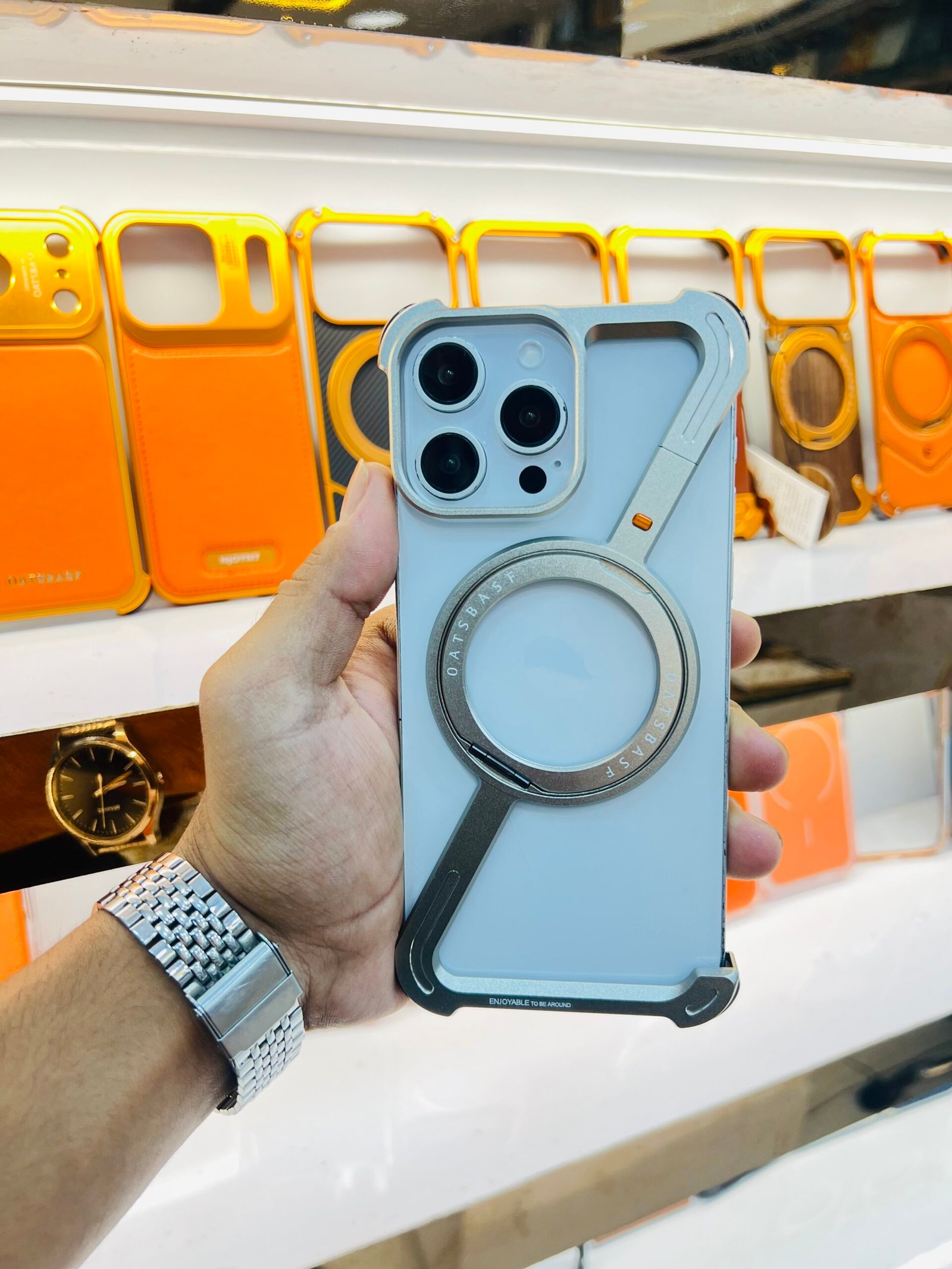 Z-design metal case